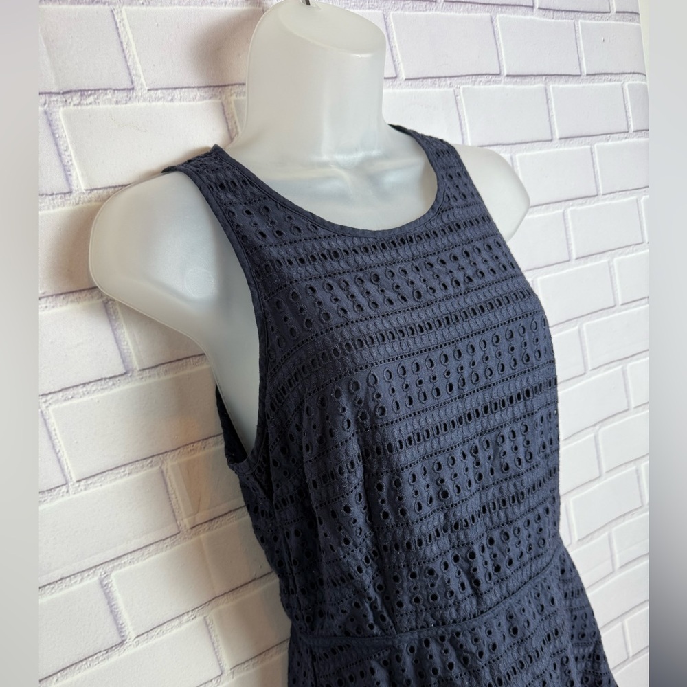 GAP Navy Blue Eyelet Sleeveless Fit & Flare Dress/size 4 - Picture 4 of 9